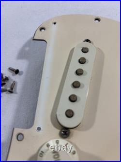 2001 Fender Stratocaster MIM Loaded 3-Ply Pickguard SSS Cream with HW