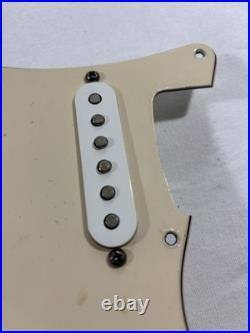 2004 Fender Stratocaster Standard MIM Loaded 3-Ply Pickguard HSS Cream with HW 2004 Fender Stratocaster Standard MIM Loaded 3-Ply Pickguard HSS Cream with HW