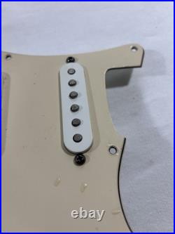 2004 Fender Stratocaster Standard MIM Loaded 3-Ply Pickguard HSS Cream with HW 2004 Fender Stratocaster Standard MIM Loaded 3-Ply Pickguard HSS Cream with HW