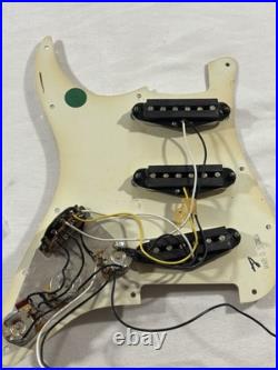 2004 Fender Stratocaster Standard MIM Loaded 3-Ply Pickguard HSS Cream with HW 2004 Fender Stratocaster Standard MIM Loaded 3-Ply Pickguard HSS Cream with HW