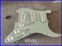 2008 Fender American Deluxe Stratocaster guitar pickguard loaded pots Noiseless