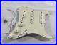 2015_Fender_Stratocaster_Standard_MIM_Loaded_3_Ply_Pickguard_SSS_White_with_HW_01_tk