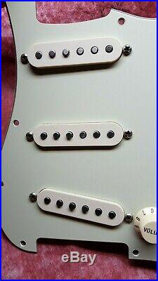 FENDER Strat loaded pickguard (DiMarzio), tremolo, other parts