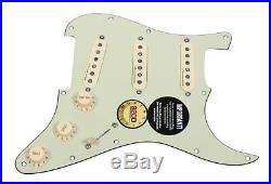 Fender Clapton Vintage Noiseless Loaded Strat Pickguard Mint Green / Aged White