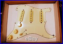 Fender Custom Shop Strat Fat 50's Loaded pickguard parchment withaged