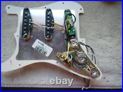 Fender Player Stratocaster HSS Loaded Pickguard Alnico V & Seymour Duncan JB