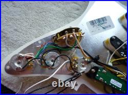 Fender Player Stratocaster HSS Loaded Pickguard Alnico V & Seymour Duncan JB