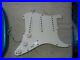 Fender_Player_Stratocaster_SSS_Loaded_Parchment_Pickguard_Alnico_V_Pickups_01_fhlj