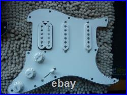 Fender Players Stratocaster HSS Loaded Parchment Pickguard Alnico V + Humbucker