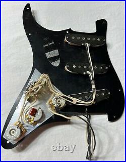 Fender Stratocaster Loaded Pickguard Strat 57/62 Black single ply 11 Hole