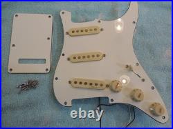 Fender Stratocaster Loaded Pickguard Vintage Noiseless S-1 Switch. Excellent