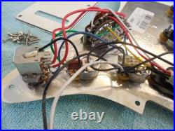 Fender Stratocaster Loaded Pickguard Vintage Noiseless S-1 Switch. Excellent