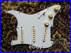 Fender Vintage Noiseless Clapton Loaded Strat Pickguard Aged White on Parchment