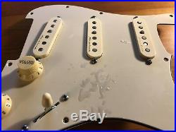 Fender Vintage Noiseless Prewired Loaded Strat Pickguard Aged White/Cream