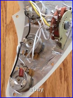 Lefty 2000s Genuine Fender NOS Relic Strat Guitar Left Pickups Loaded Pickguard
