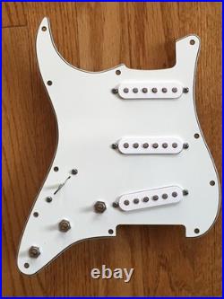 Lefty 2000s Genuine Fender NOS Relic Strat Guitar Left Pickups Loaded Pickguard