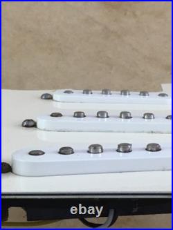 Lefty 2002 Genuine Fender Aged Relic Strat Guitar Left Pickups Loaded Pickguard