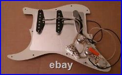 Lindy Fralin pickup loaded Fender Stratocaster pickguard Strat Mint Green