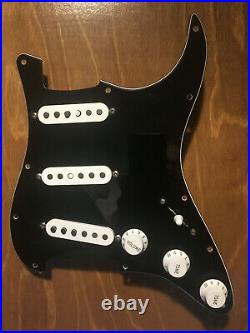Loaded Pickguard Fender American Series-Standard Stratocaster Strat Black/white