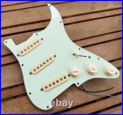 Proper Pickguards'64 Closetcaster Loaded Strat Pickguard Mint Green 11-Hole