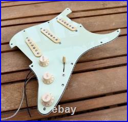 Proper Pickguards'64 Closetcaster Loaded Strat Pickguard Mint Green 11-Hole