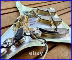 Proper Pickguards'64 Closetcaster Loaded Strat Pickguard Mint Green 11-Hole