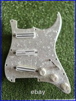 Stratocaster SEYMOUR DUNCAN HOT RAILS Loaded pickguard. Obsidian Wire Kit