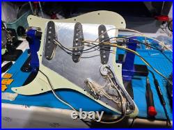 Stratocaster Vintage 1963 boutique hand scattered wound loaded 5 way pickguard Stratocaster Vintage 1963 boutique hand scattered wound loaded 5 way pickguard